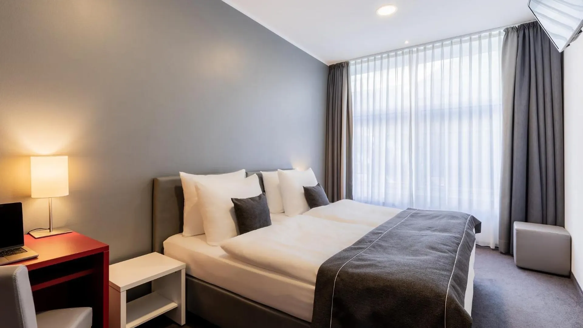 ****  Garner Hotel Berlin - Gendarmenmarkt By Ihg Германия